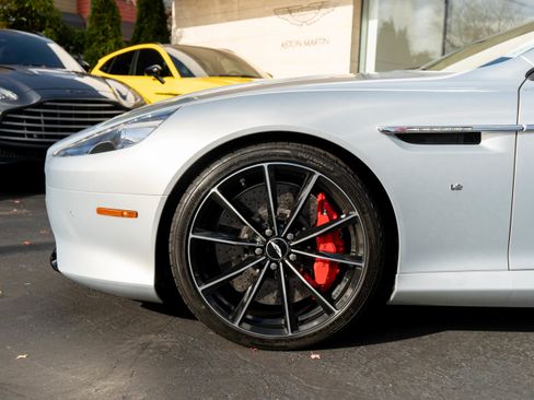 Used 2016 Aston Martin DB9 GT image 4