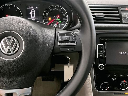 Used 2014 Volkswagen Passat TDI SE image 21