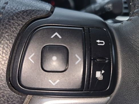 Used 2016 Toyota Highlander Limited image 17