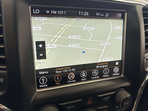 Used 2018 Jeep Grand Cherokee Trailhawk w/ Trailhawk Luxury Group AWD/4WD image 31