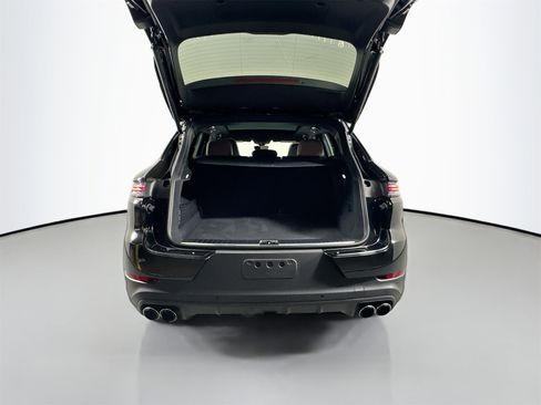 Certified 2025 Porsche Cayenne S image 36