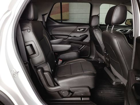Used 2020 Chevrolet Traverse RS AWD/4WD image 16