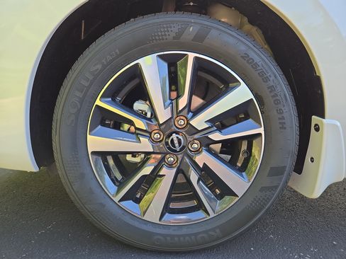 New 2025 Nissan Versa SV w/ Trunk Package image 9