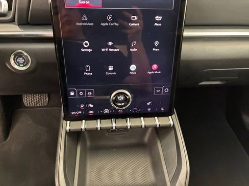 Certified 2025 GMC Terrain Elevation w/ Technology Package II AWD/4WD image 21