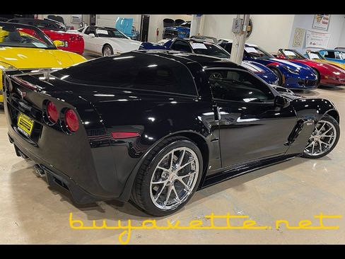 Used 2006 Chevrolet Corvette Coupe w/ Preferred Equipment Group image 2