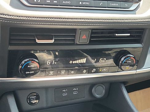 Used 2025 Nissan Rogue SV AWD/4WD image 15