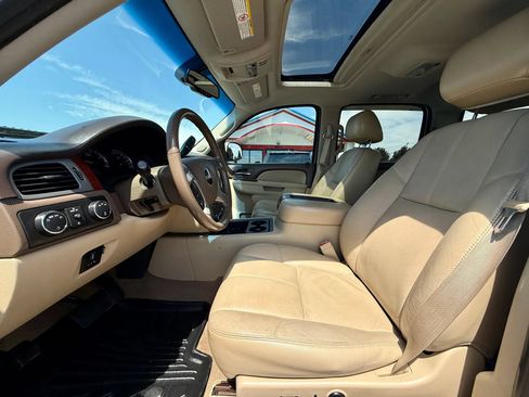 Used 2011 GMC Sierra 2500 SLT w/ SLT Convenience Package AWD/4WD image 9