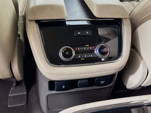Used 2019 Lincoln Navigator L Reserve image 30
