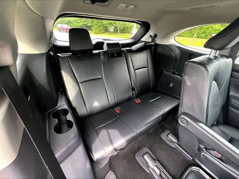 Used 2025 Toyota Highlander XLE AWD/4WD image 17