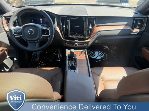 Used 2023 Volvo XC60 B5 Plus w/ Climate Package AWD/4WD image 2