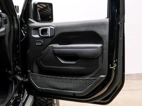 Used 2024 Jeep Wrangler Unlimited Rubicon w/ Technology Group AWD/4WD image 86