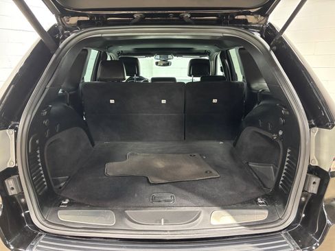 Used 2019 Jeep Grand Cherokee Limited AWD/4WD image 35