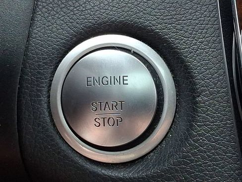 Used 2016 Mercedes-Benz GLC 300 4MATIC image 27