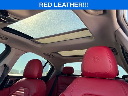 Used 2018 Alfa Romeo Giulia Ti Sport w/ Quick Order Package 22S Sport AWD/4WD image 8