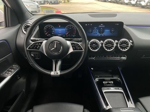 Used 2025 Mercedes-Benz GLA 250 image 13