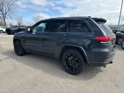 Used 2018 Jeep Grand Cherokee Altitude image 3