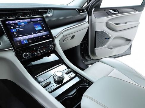 Used 2021 Jeep Grand Cherokee L Overland w/ Luxury Tech Group IV image 27