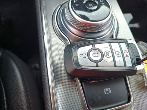 Used 2024 Ford Edge Titanium image 26