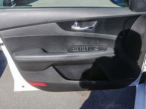 Used 2023 Kia Forte GT-Line w/ GT-Line Premium Package image 21