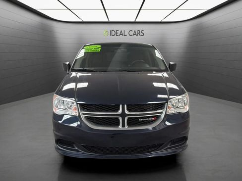 Used 2016 Dodge Grand Caravan SE w/ Quick Order Package 29E SE FWD image 2