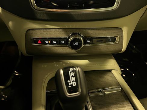 Used 2022 Volvo XC90 T6 Inscription image 19