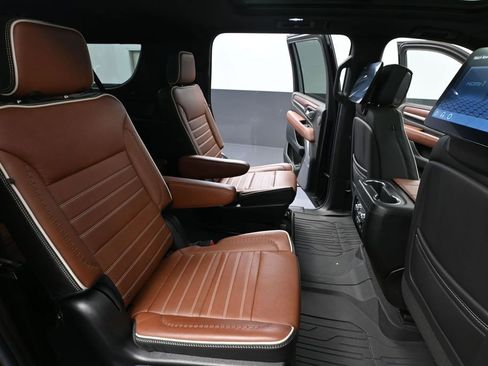 Used 2023 GMC Yukon XL Denali Ultimate AWD/4WD image 57