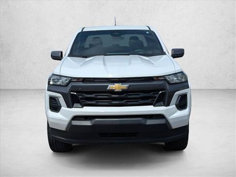 Used 2024 Chevrolet Colorado LT RWD image 2