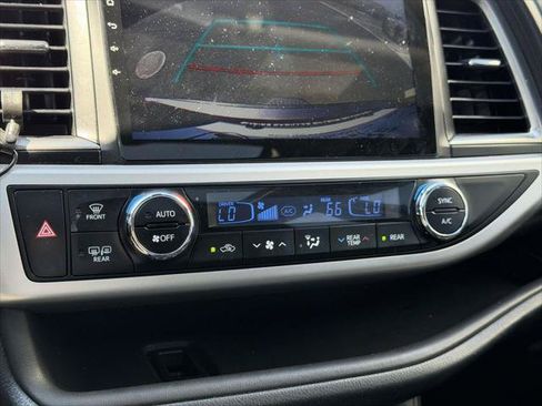 Used 2019 Toyota Highlander SE AWD/4WD image 33