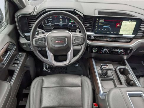 Certified 2022 GMC Sierra 1500 SLT w/ SLT Convenience Package image 16