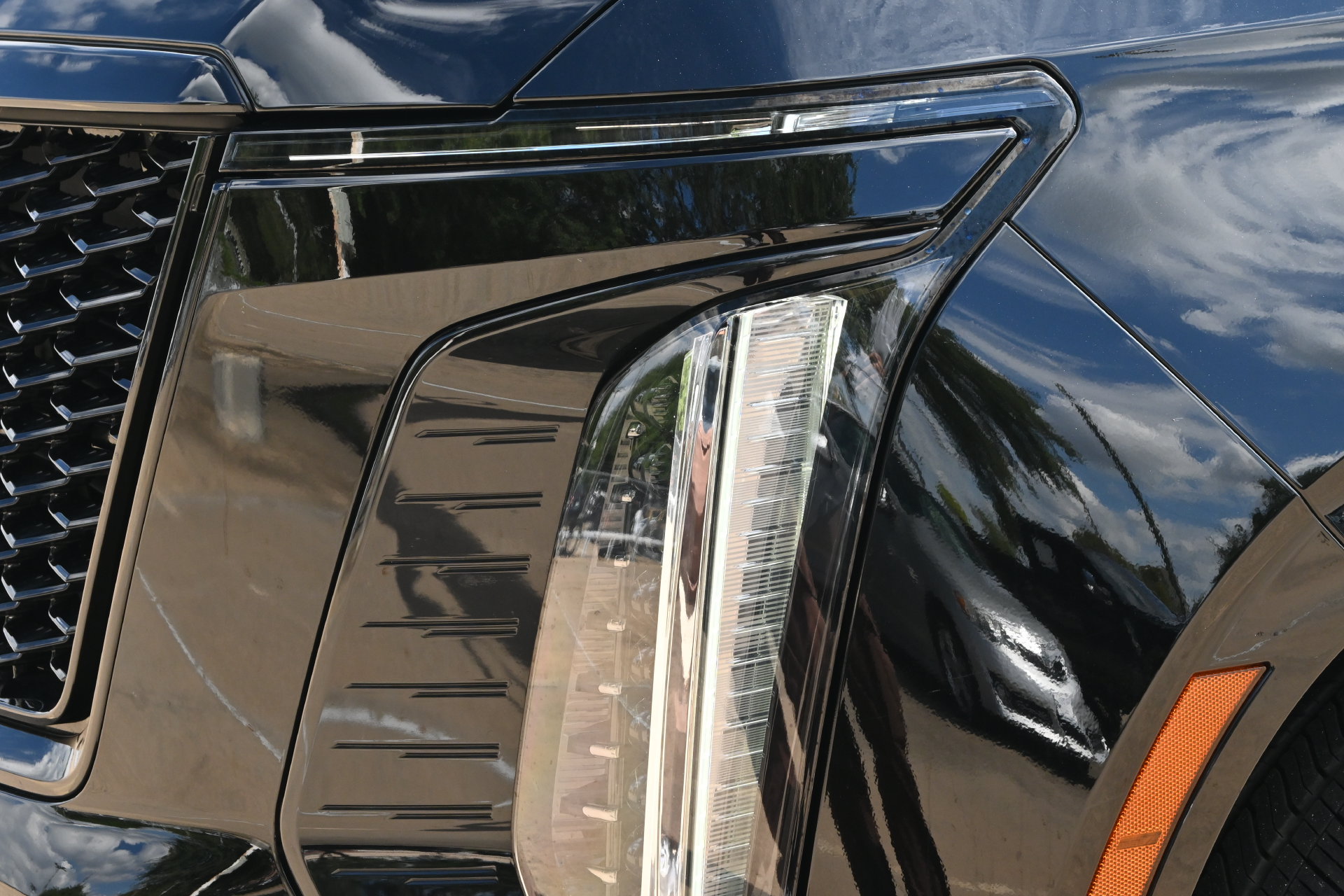 Used 2025 Cadillac Escalade Sport Platinum w/ LPO, Floor Liner Package AWD/4WD image 28