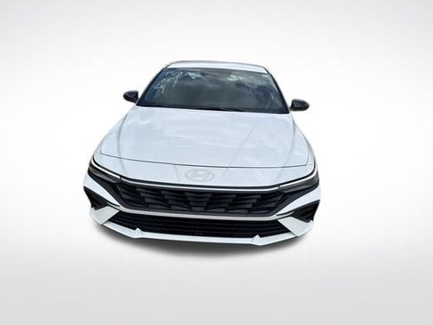 Used 2025 Hyundai Elantra Sport FWD image 8
