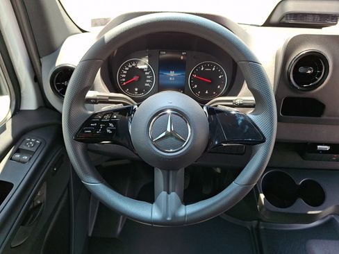 Used 2026 Mercedes-Benz Sprinter 2500 image 19