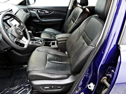 Used 2017 Nissan Rogue SL image 8