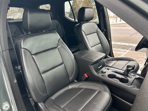 Used 2023 Chevrolet Traverse LT image 23