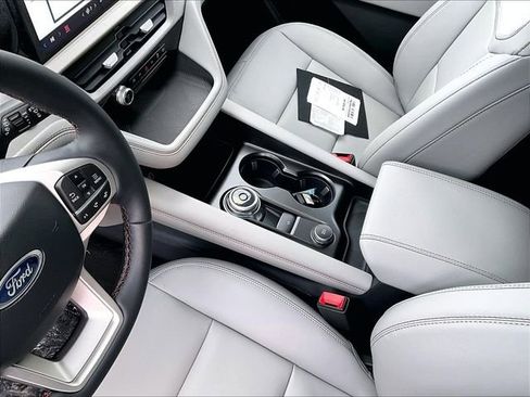 New 2026 Ford Explorer Active w/ Active Comfort Package image 24