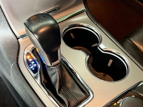 Used 2022 Jeep Grand Cherokee Limited image 25