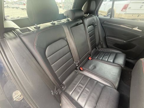 Used 2017 Volkswagen GTI SE image 8