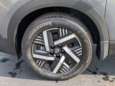 New 2026 Nissan Kicks SV w/ Charging Package FWD image 10