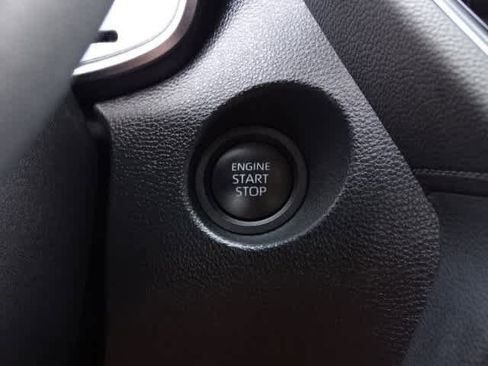 Used 2025 Toyota Corolla Cross XLE w/ Convenience Package AWD/4WD image 33