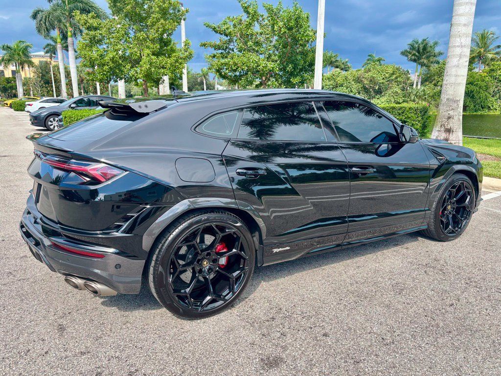 Used 2024 Lamborghini Urus Performante AWD/4WD image 6