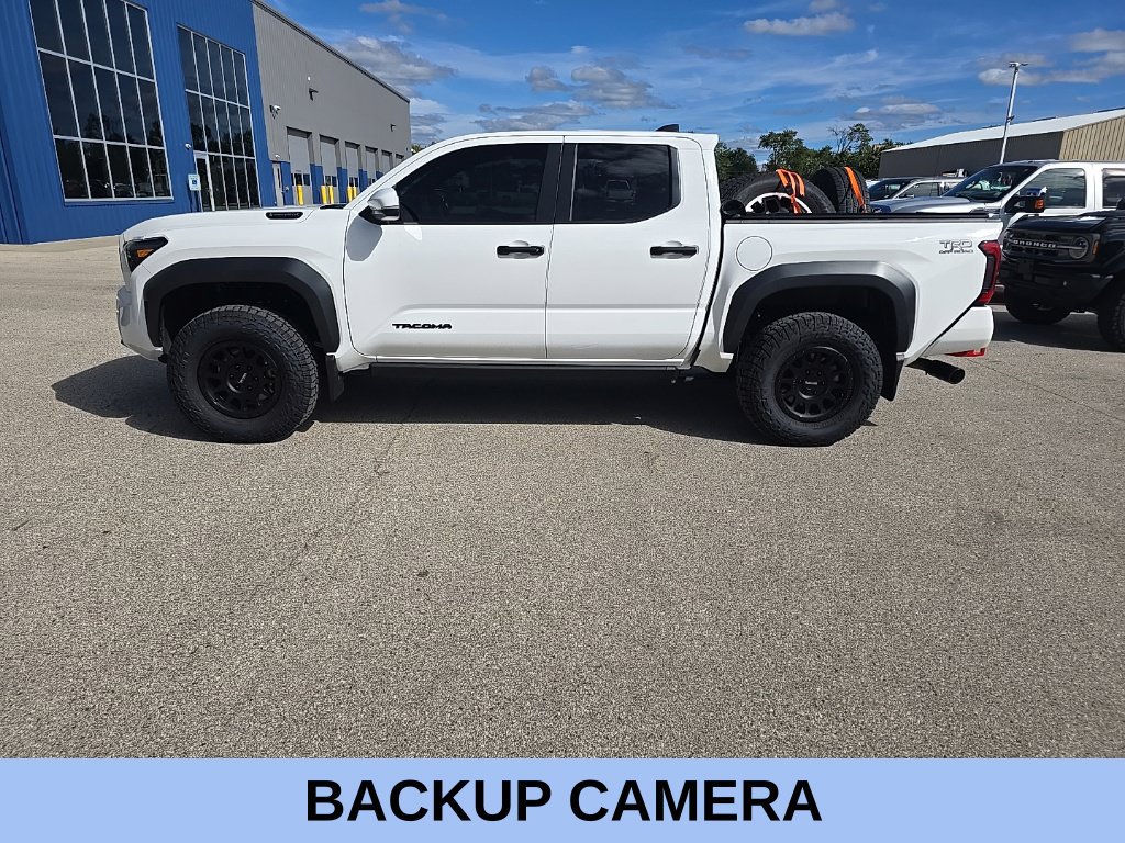 Used 2025 Toyota Tacoma TRD Off-Road w/ TRD Off Road Upgrade Package AWD/4WD image 5