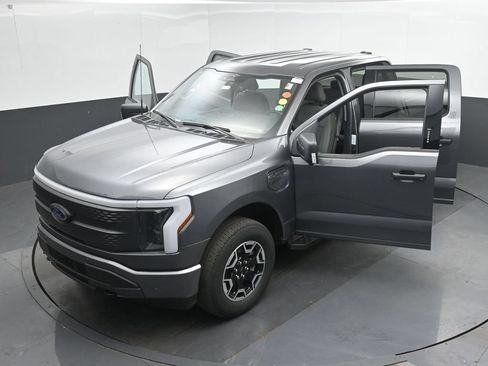 Used 2023 Ford F150 Lightning XLT AWD/4WD image 47