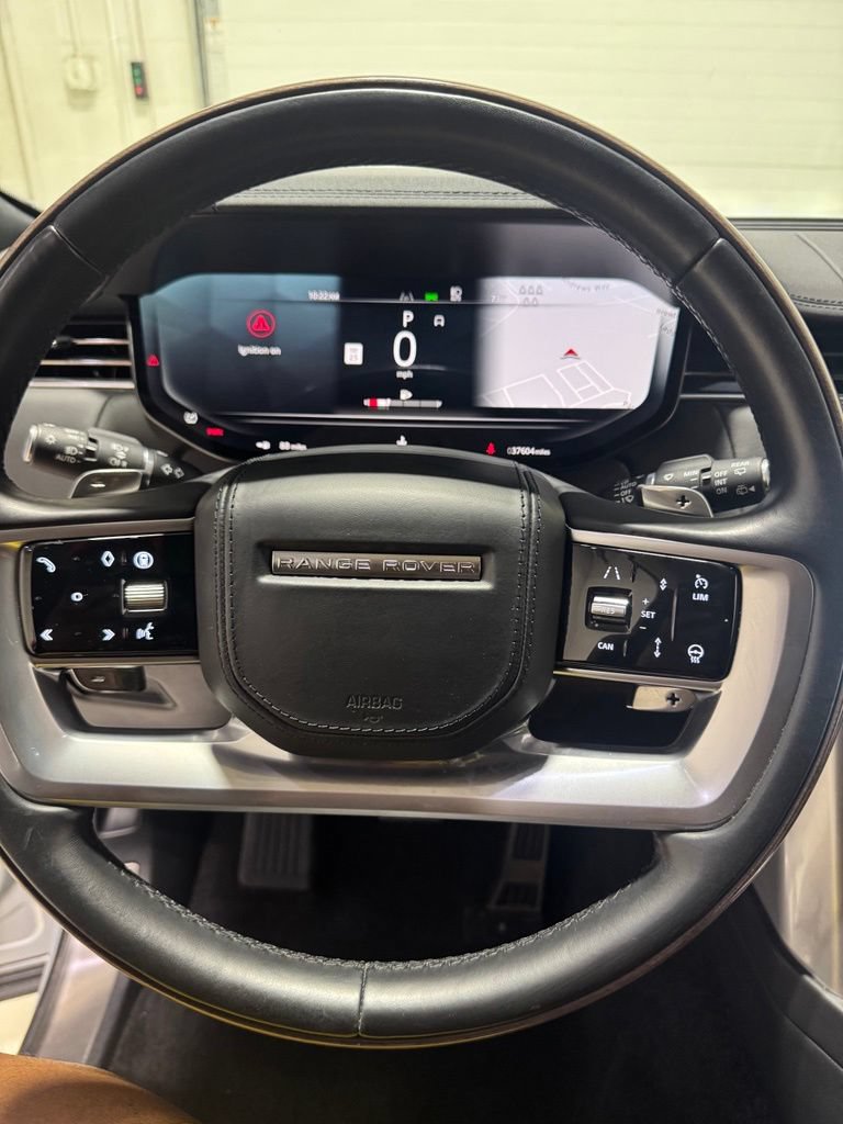 Used 2024 Land Rover Range Rover Long Wheelbase SE AWD/4WD image 11
