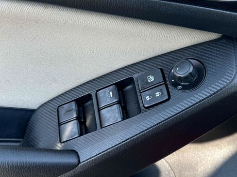 Used 2015 MAZDA MAZDA3 i Touring image 16