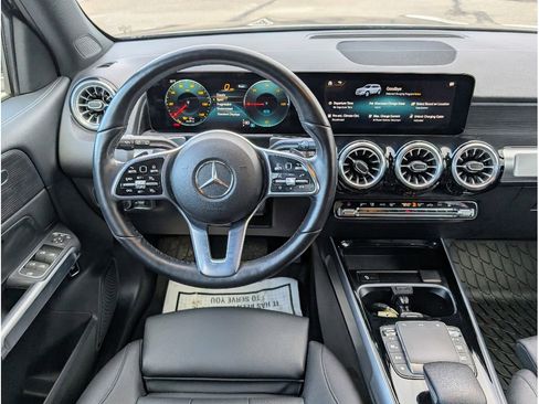 Used 2023 Mercedes-Benz EQB 300 4MATIC image 25