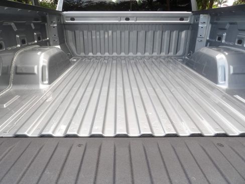 Used 2025 GMC Sierra 1500 Elevation image 35