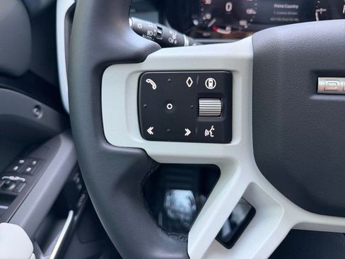 Certified 2025 Land Rover Defender 110 X-Dynamic SE AWD/4WD image 22