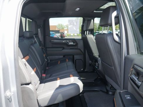 Used 2023 GMC Sierra 1500 AT4 w/ Technology Package image 30