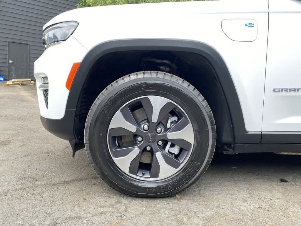 Used 2024 Jeep Grand Cherokee Limited 4xe AWD/4WD image 11