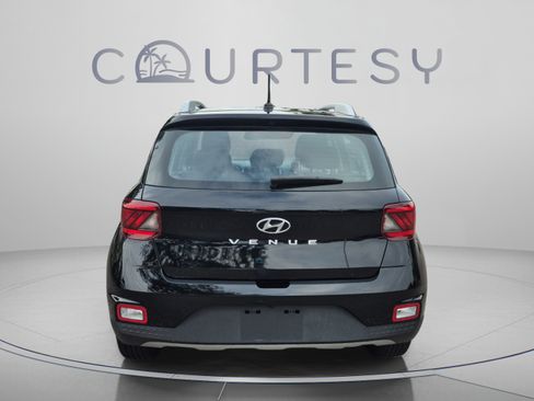 Used 2023 Hyundai Venue SEL w/ Cargo Package FWD image 6